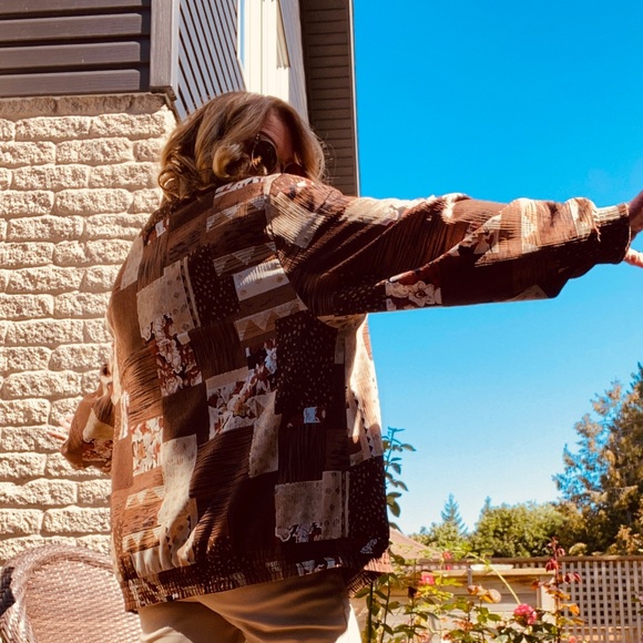 Grandma’s fave Fall coat - Picture 3 of 5